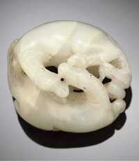 17th/18th century A white jade horse group